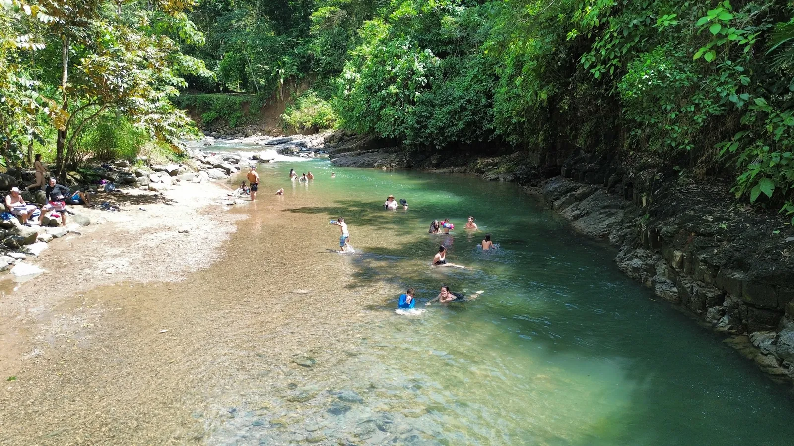Family river day